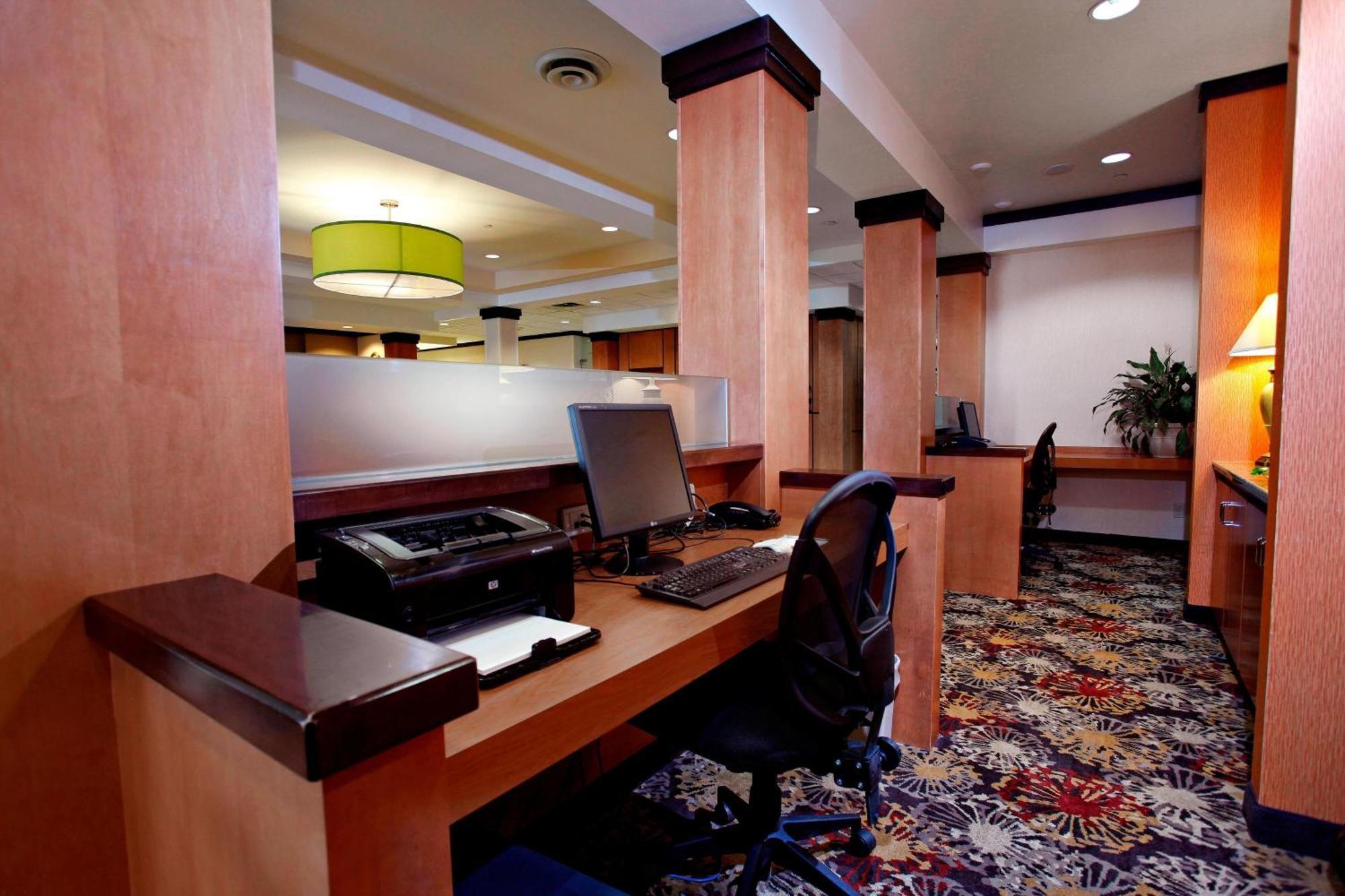 Marriott Fairfield Sudbury Hotel Bagian luar foto